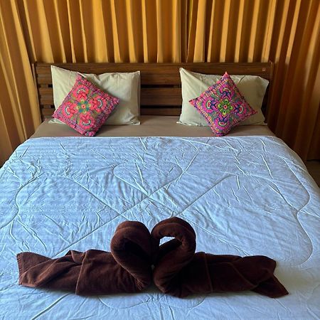 Tonmai Suites Koh Lanta Bagian luar foto