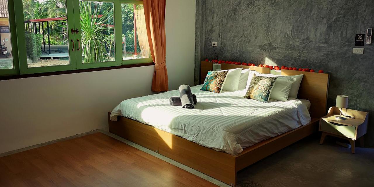 Tonmai Suites Koh Lanta Bagian luar foto