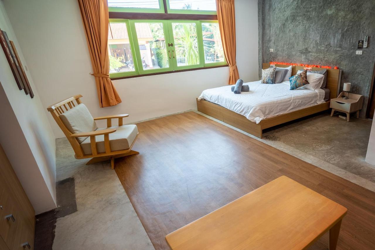 Tonmai Suites Koh Lanta Bagian luar foto
