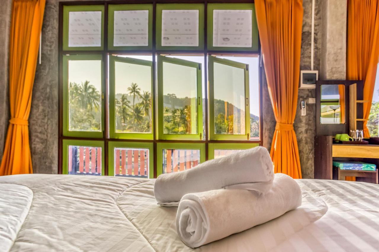 Tonmai Suites Koh Lanta Bagian luar foto